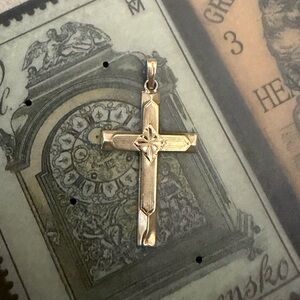 Vintage 10kt solid gold cross pendant over 1”